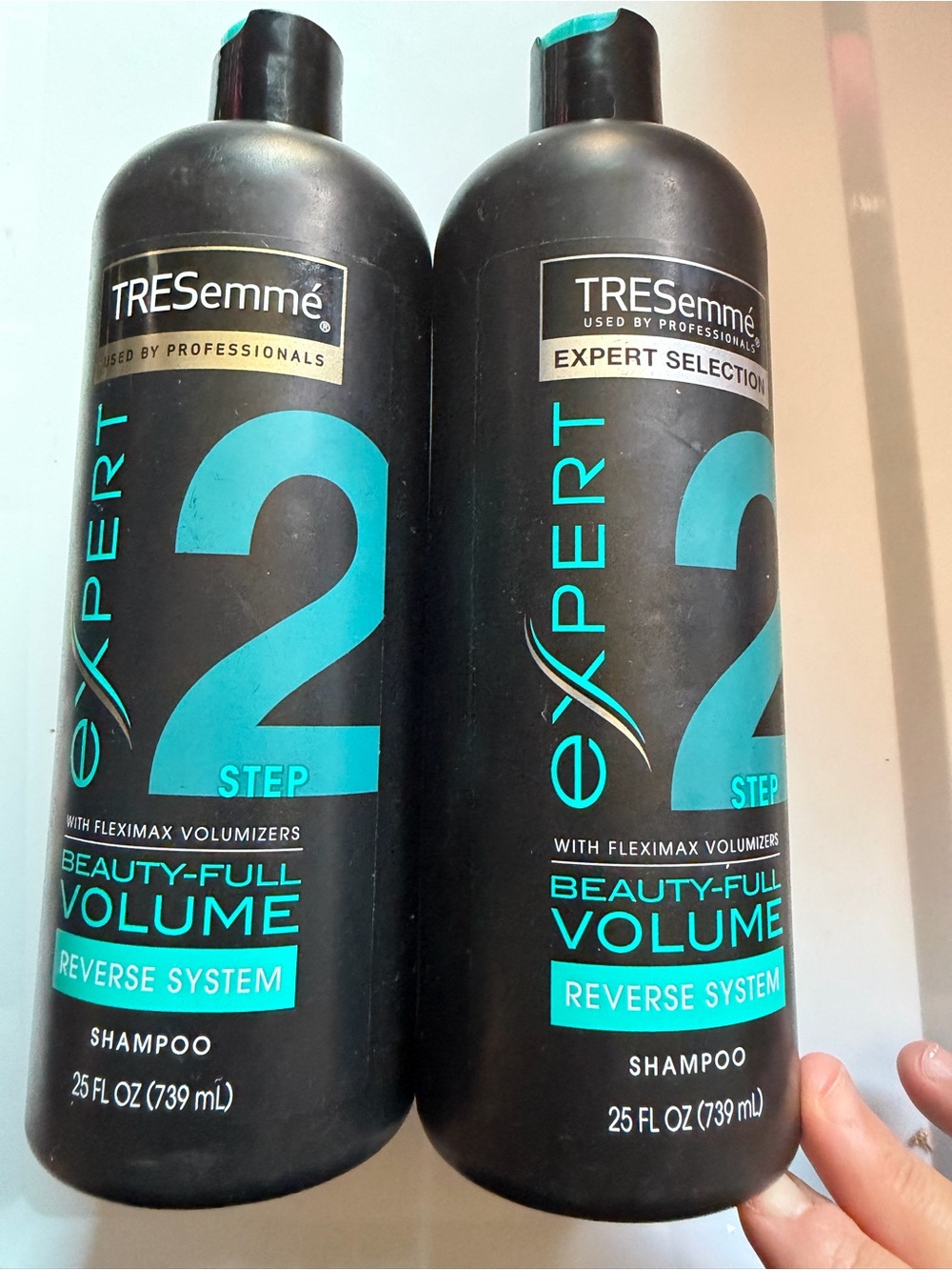 TRESemmé Expert 2 Beauty-Full Volume Shampoo - Black with Teal